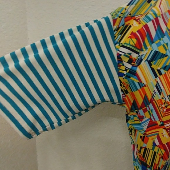 LulaRoe Multicolored Printed Irma Top - Picture 4 of 8